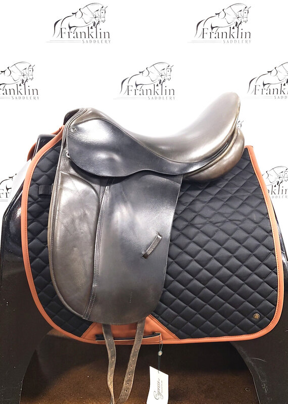 County Dressage Saddle 17.5" Seat Consignment #913