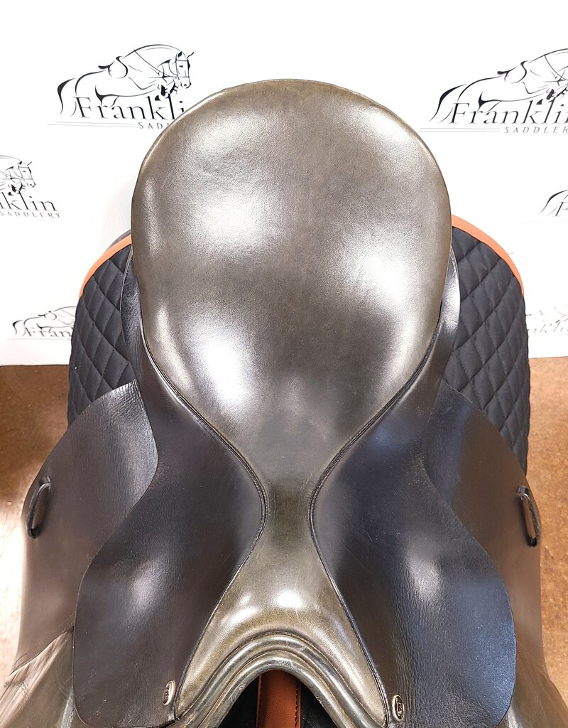 County Dressage Saddle 17.5" Seat Consignment #913