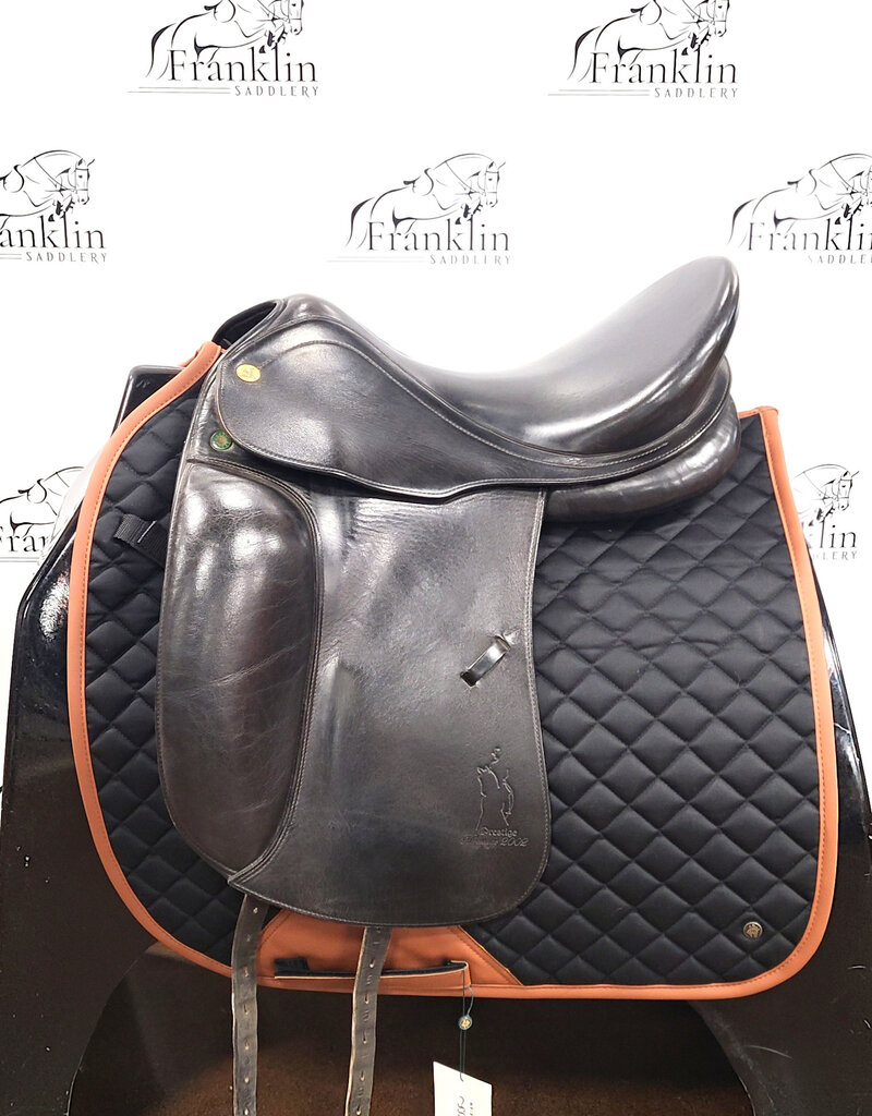 Prestige Dressage Saddle 17.5" Seat Consignment #914