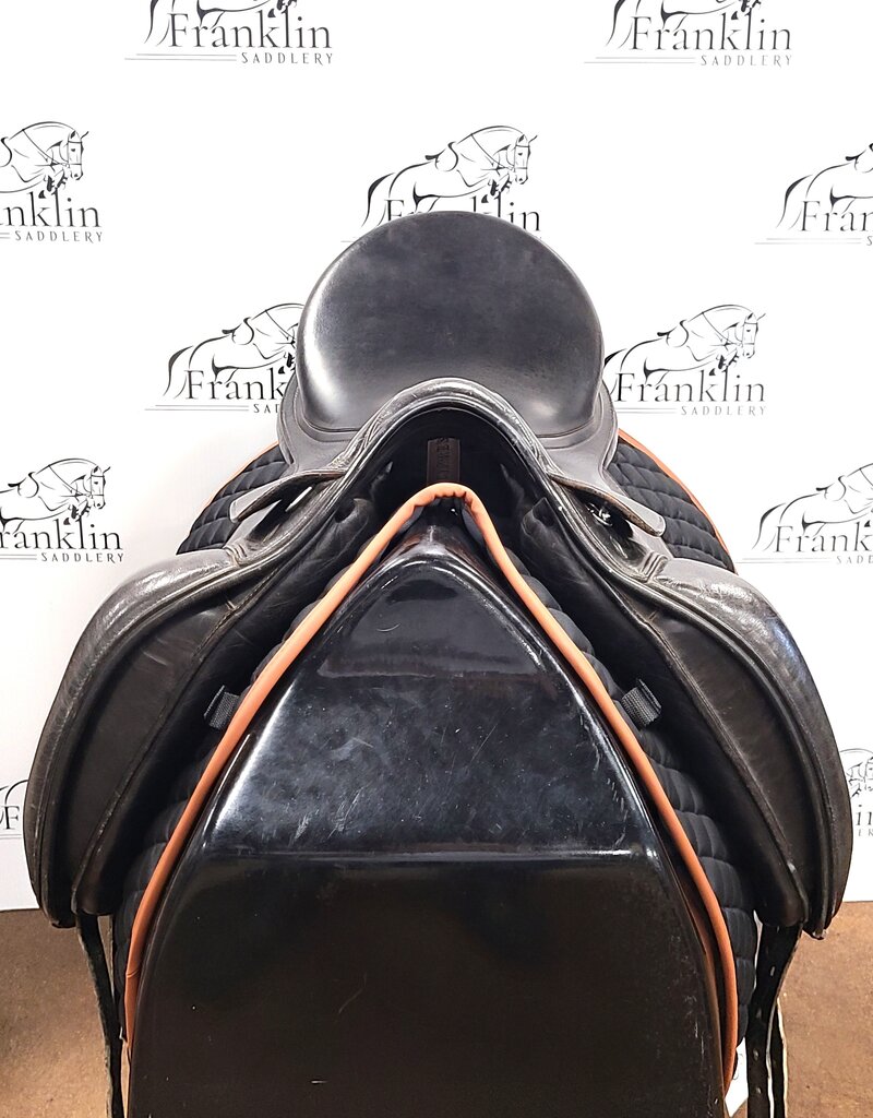 Prestige Dressage Saddle 17.5" Seat Consignment #914
