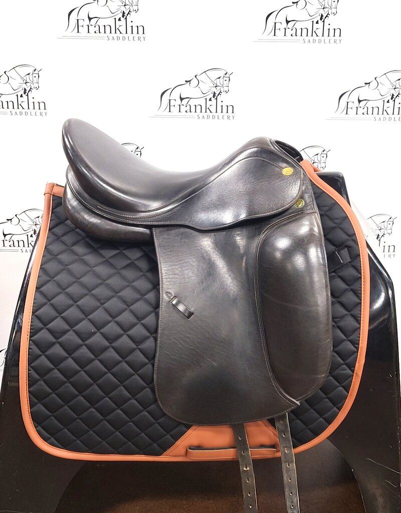 Prestige Dressage Saddle 17.5" Seat Consignment #914