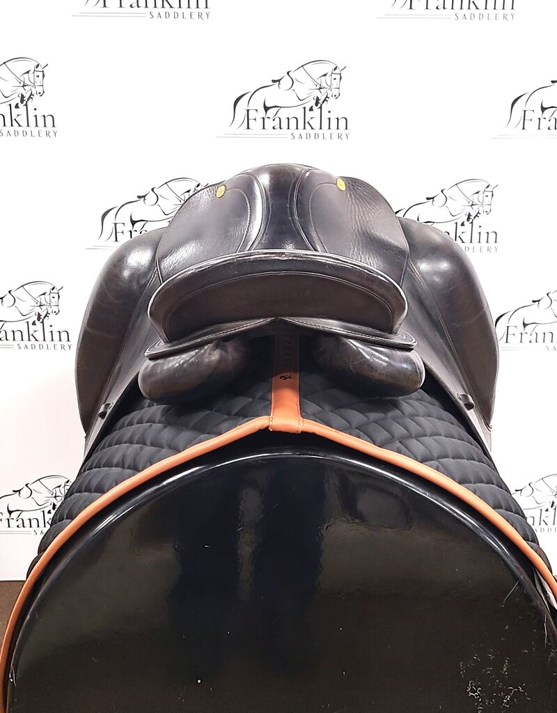Prestige Dressage Saddle 17.5" Seat Consignment #914