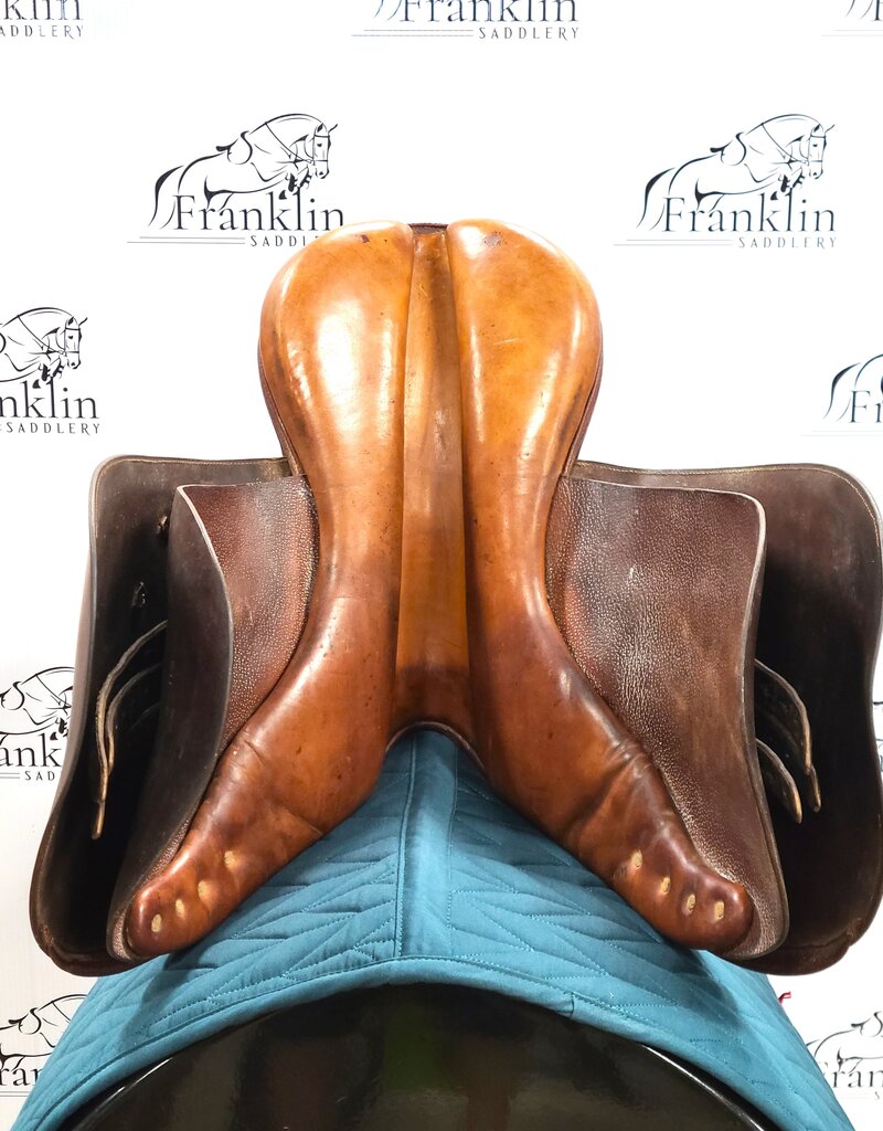Pessoa Jumping Saddle 16.5" Seat Consignment #934
