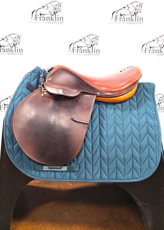 Crosby Close Contact Saddle 17" Seat Consignment #936