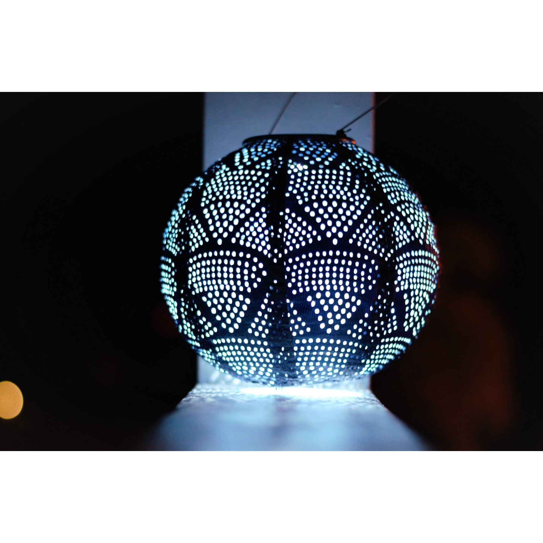 Wave Punch Globe Solar Lantern - Ultramarine 8"