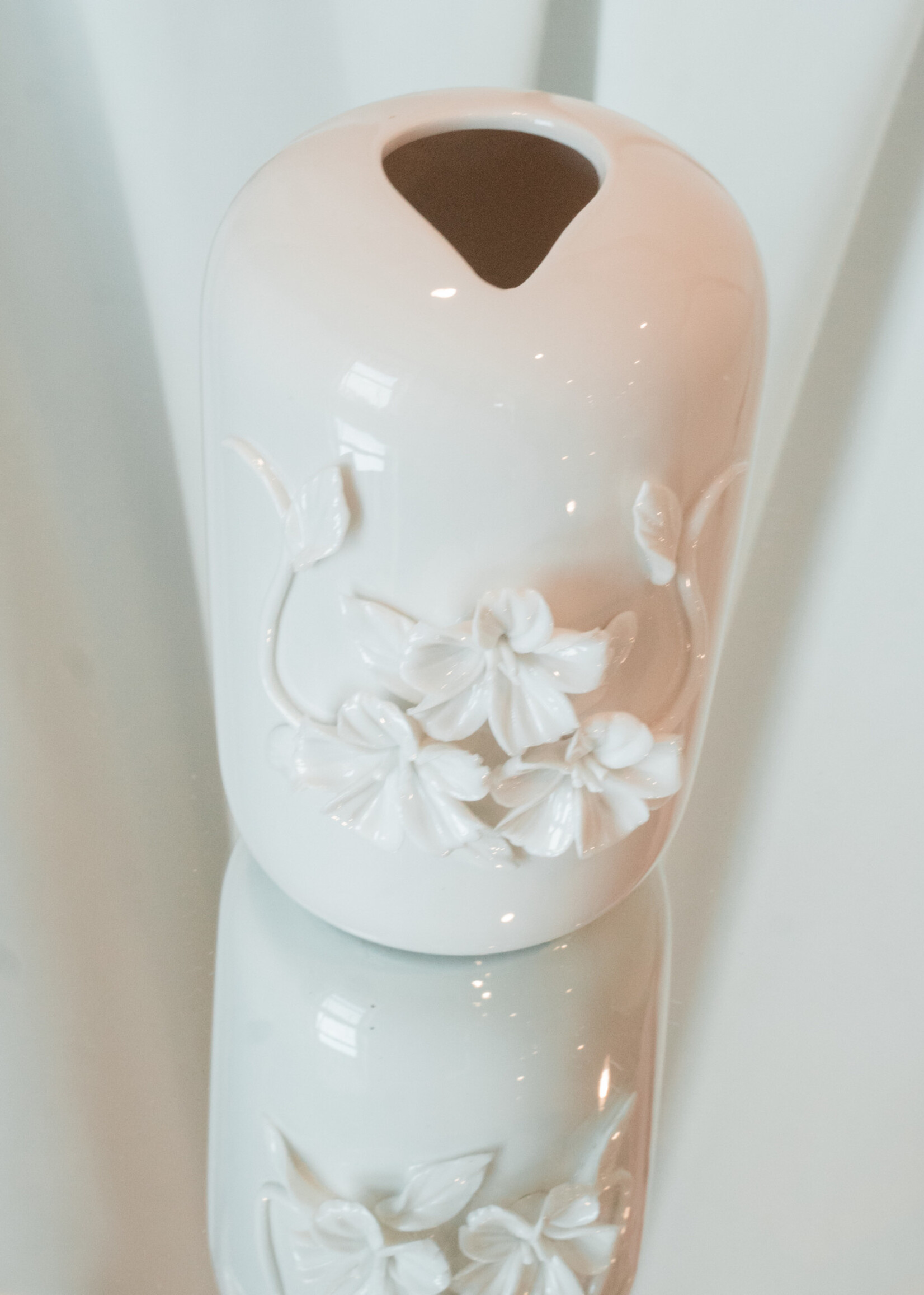 Raised Flower Vase Asstd