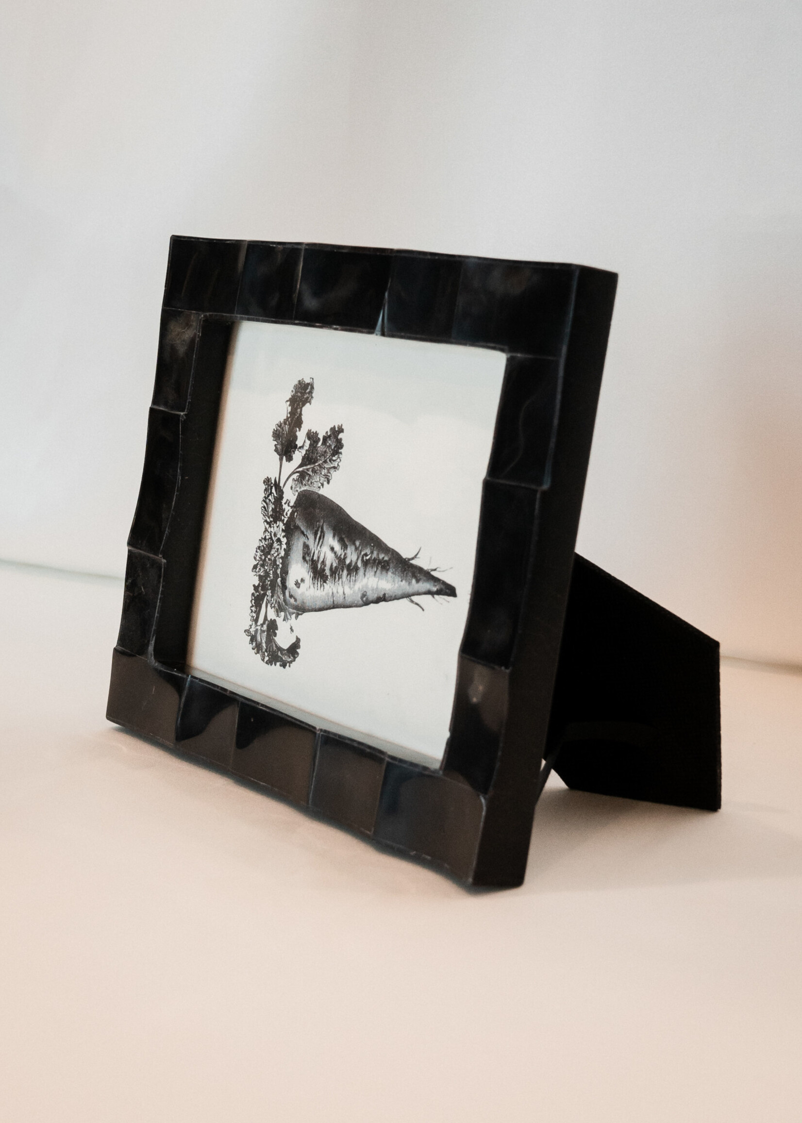 Black Shell Frame 5x7