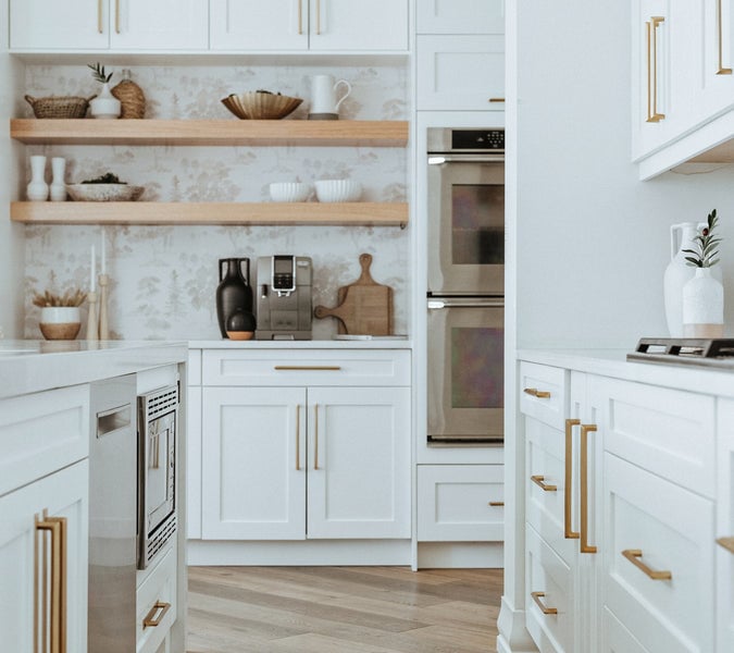 Design 101: Cabinet Hardware Placement