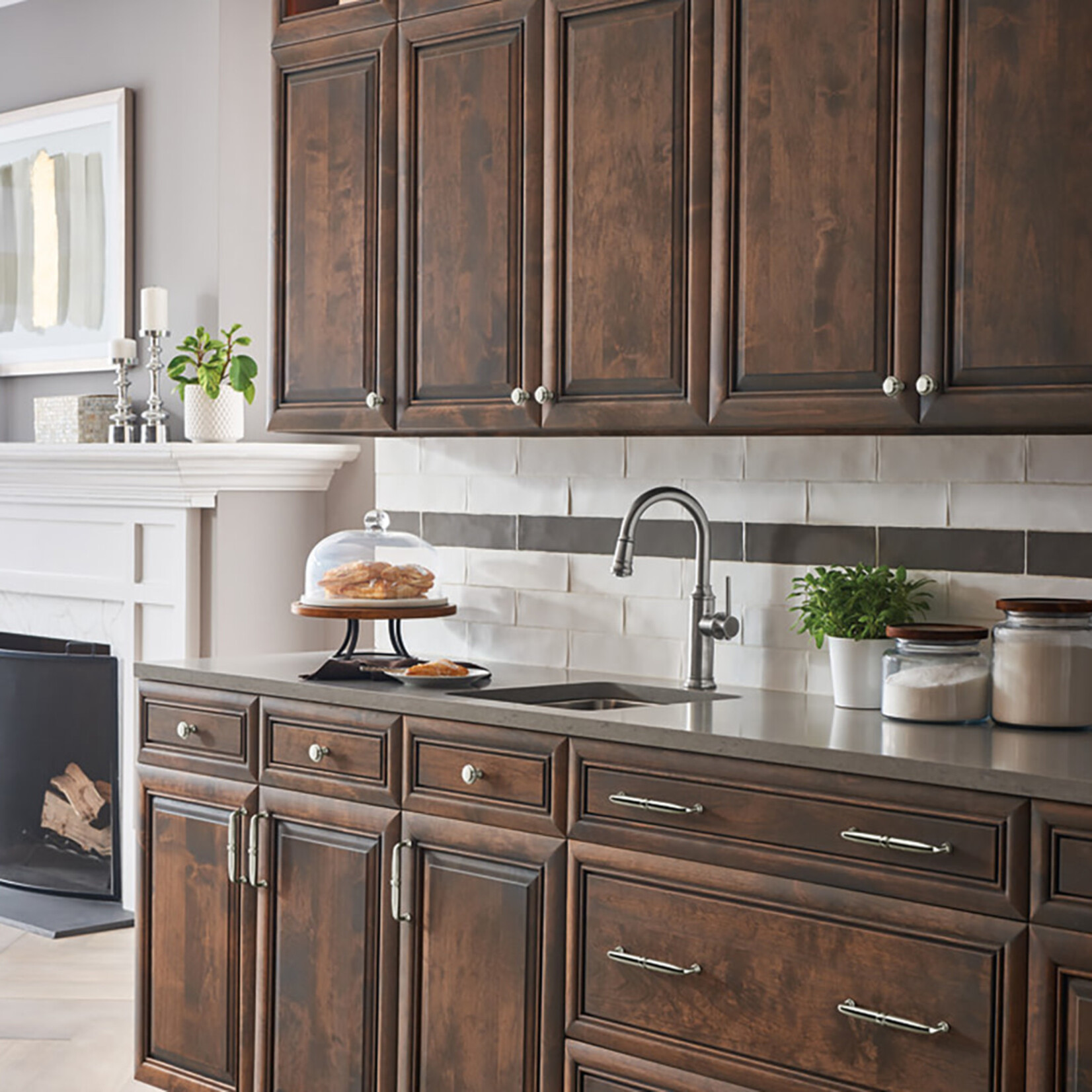 Top Knobs Henderson Knob