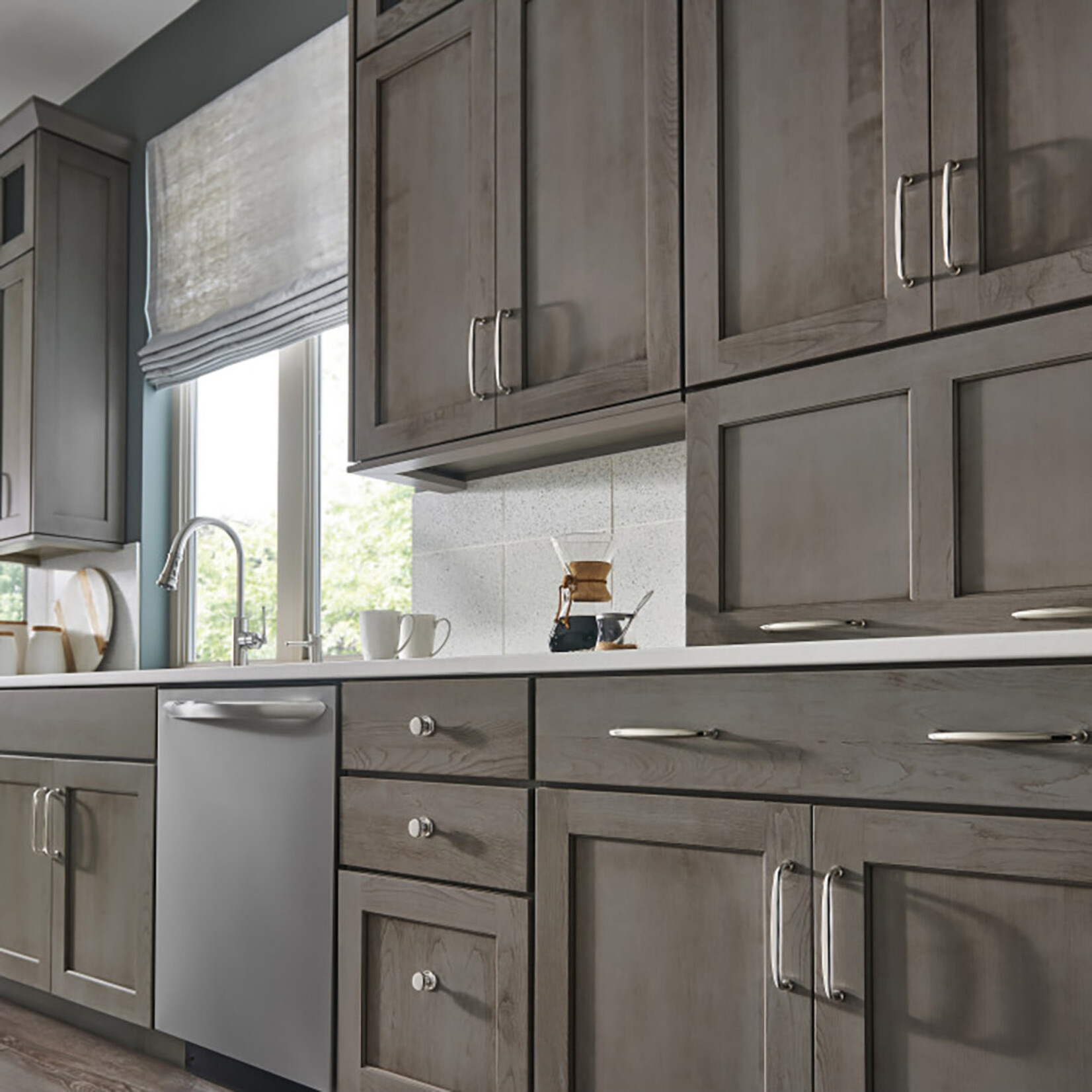 Top Knobs Charlotte Traditional Appliance Pull