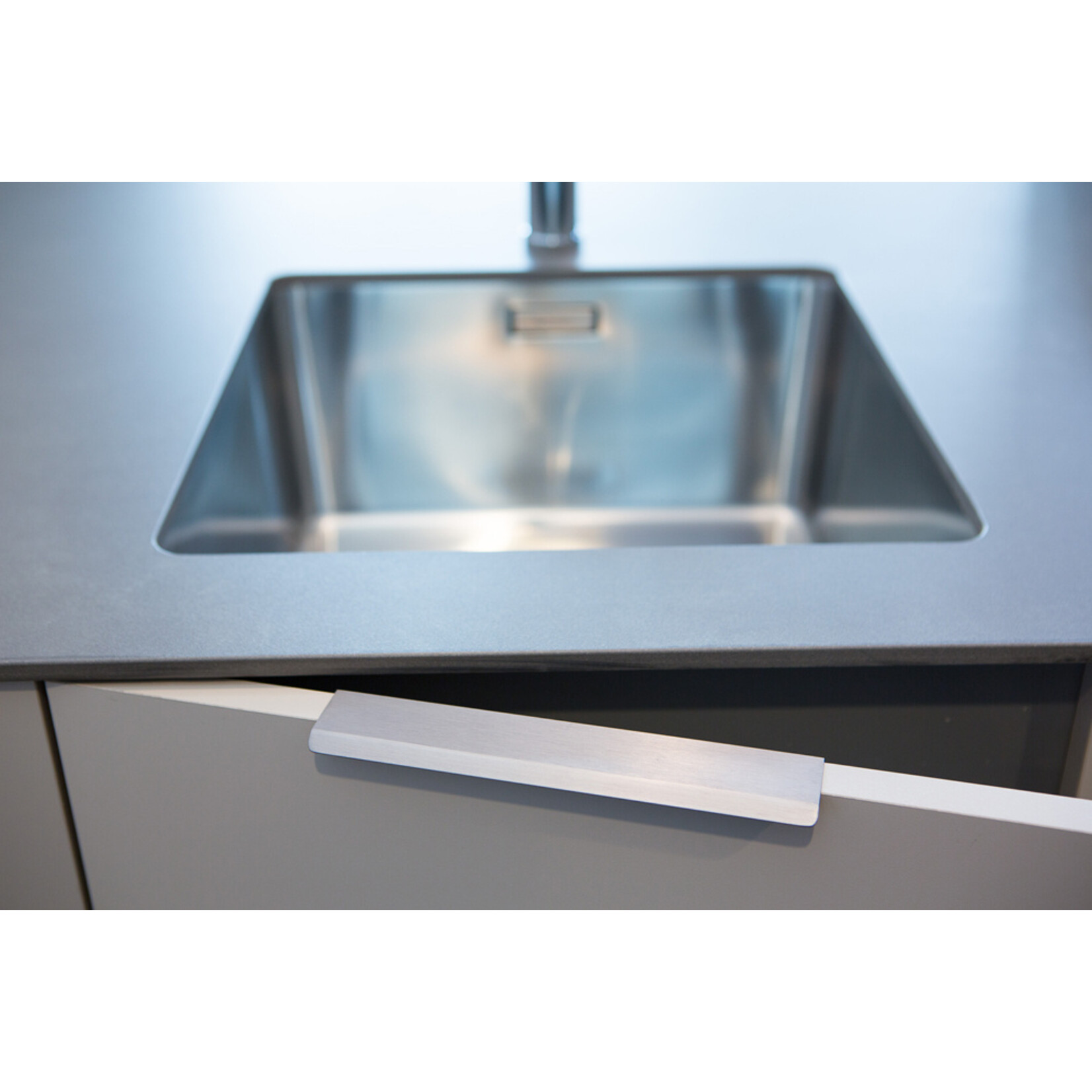 Viefe Curve Edge Pull