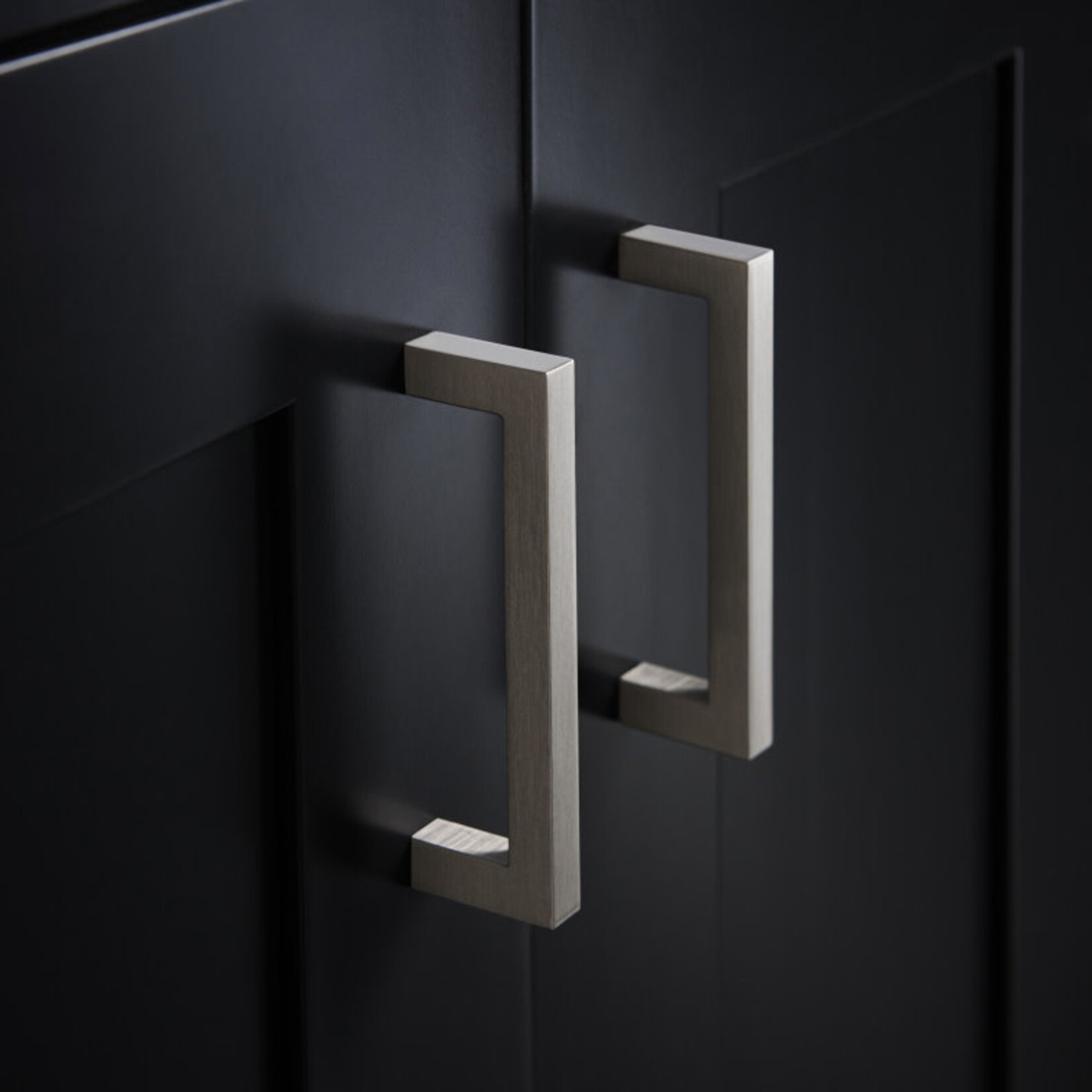 Top Knobs Square Bar Appliance pull