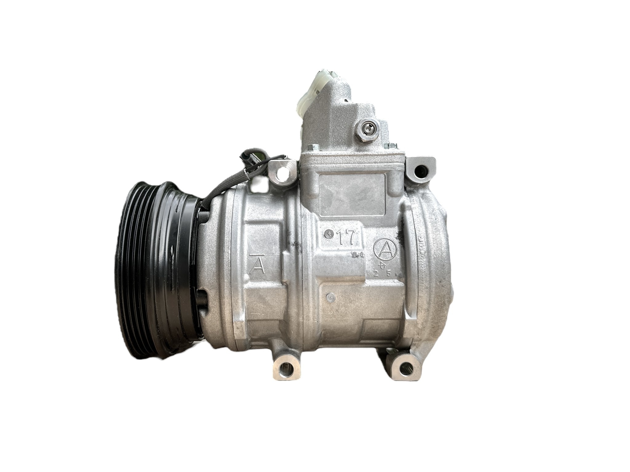 AC Compressor (R134a) - Denso 10PA17 Toyota Land Cruiser HDJ100 w/1HDFTE (& Rear AC) 4 groove pulley - 88320-60720 OEM