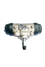 Wheel Cylinder, Rear - Toyota HiAce Van, Dyna & others w/self-adjusting drum brakes - 15/16" bore - 47550-26110 OEM