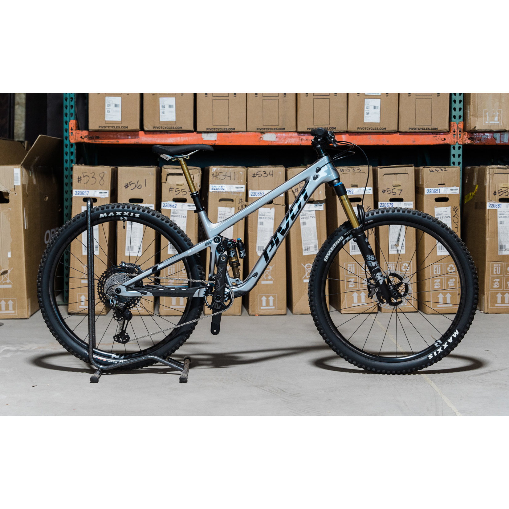 2021 PIVOT TRAIL 429 TEAM XTR ENDURO MD 