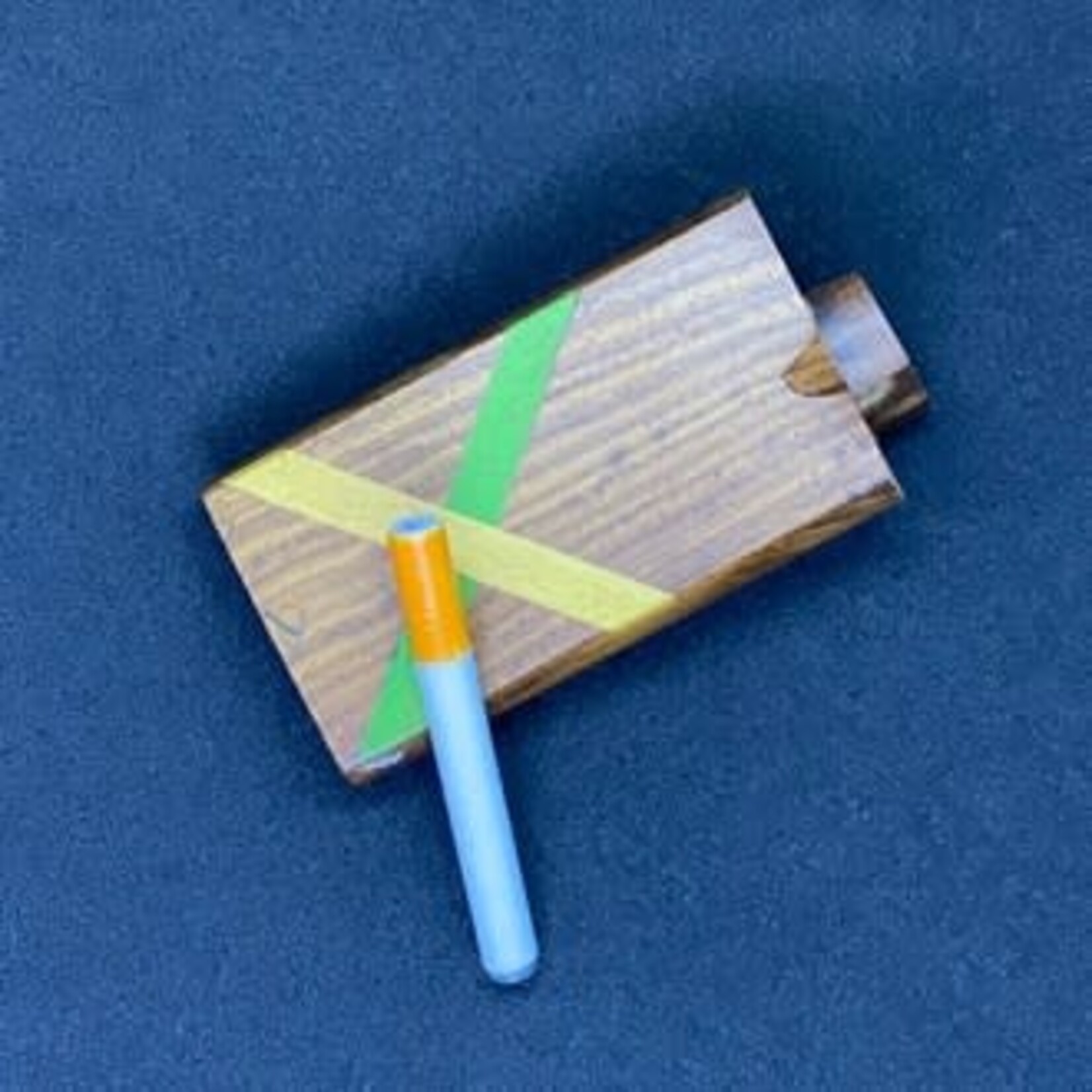 Smokerz Glass SMKZ          Wooden Dugout With Metal Bat    A699