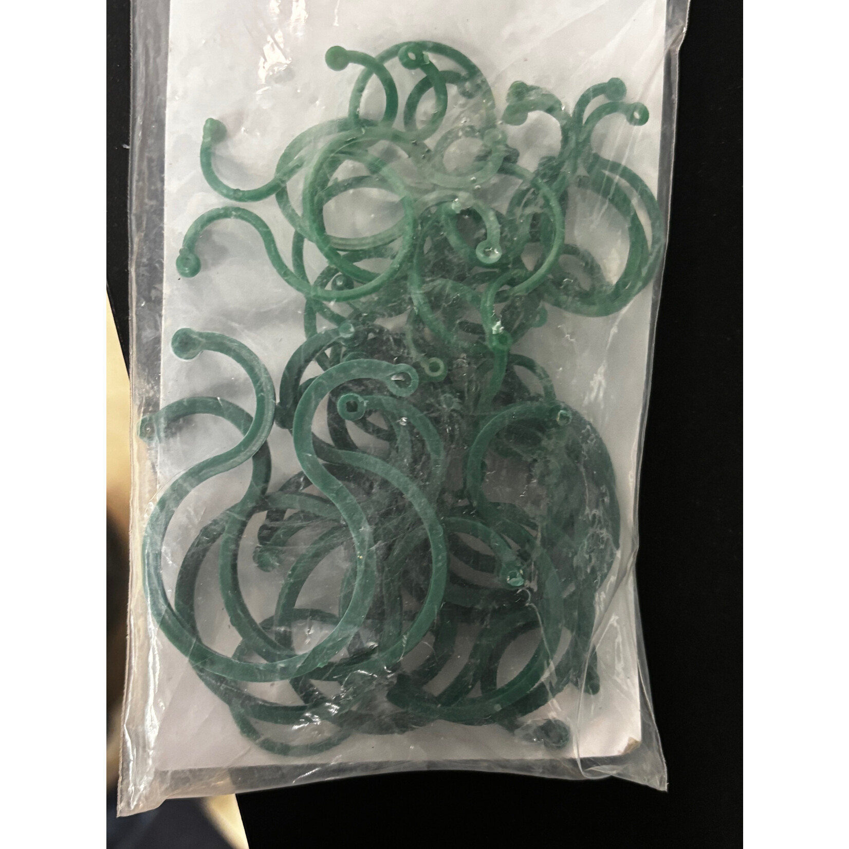 Bond Green Plastic Plant Support Locks FS ST
