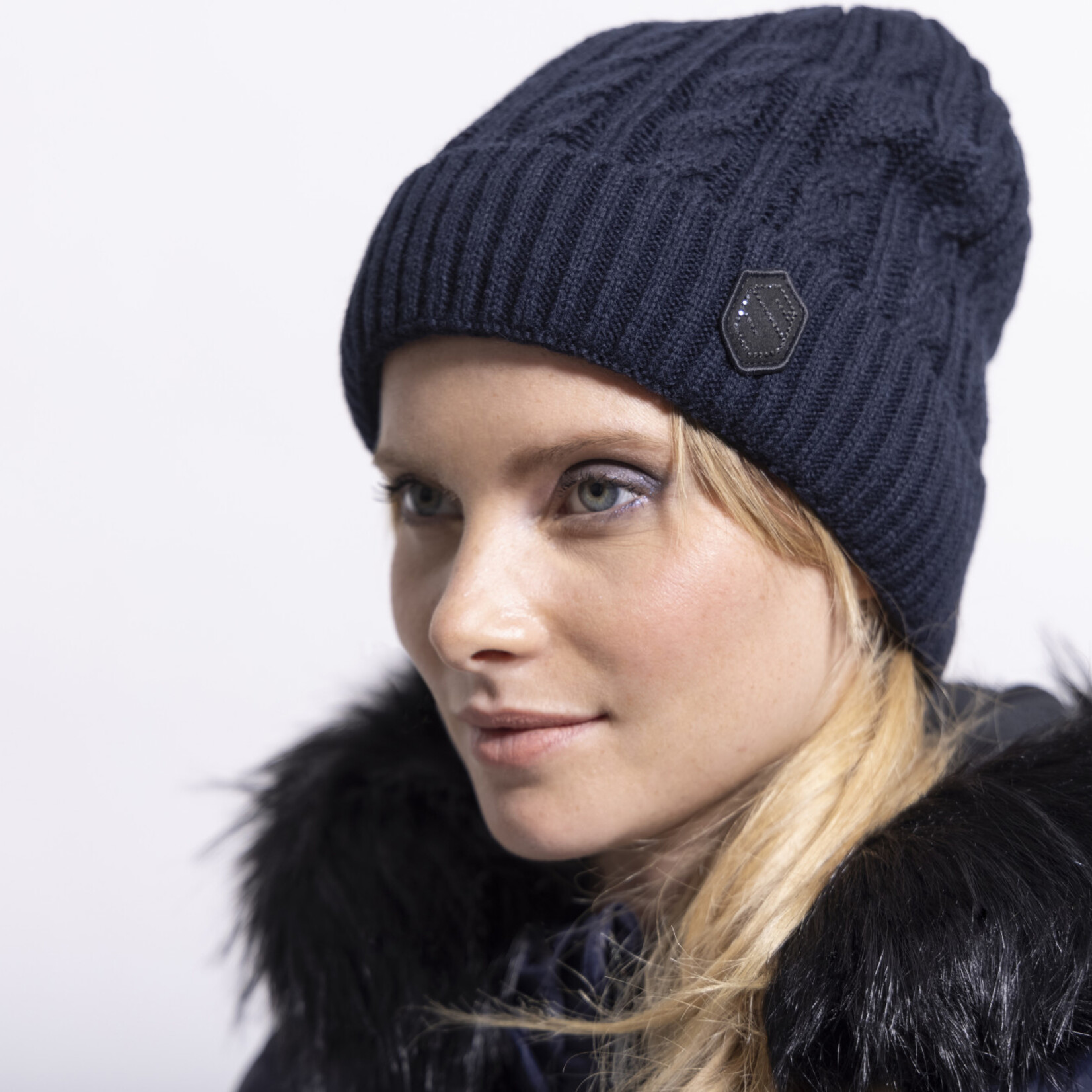 Samshield Samshield Mira Women's Beanie w/ Faux Fur Pom Pom & Polar Fleece Lining