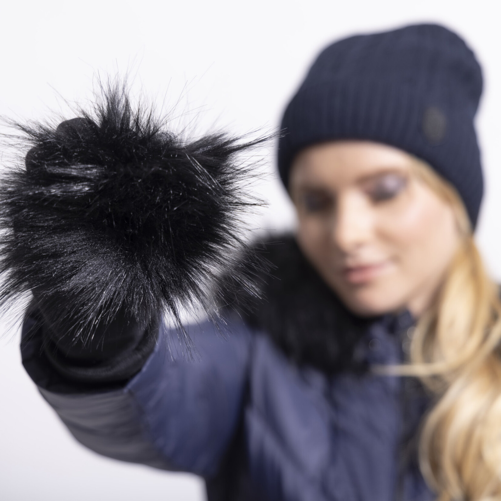 Samshield Samshield Mira Women's Beanie w/ Faux Fur Pom Pom & Polar Fleece Lining