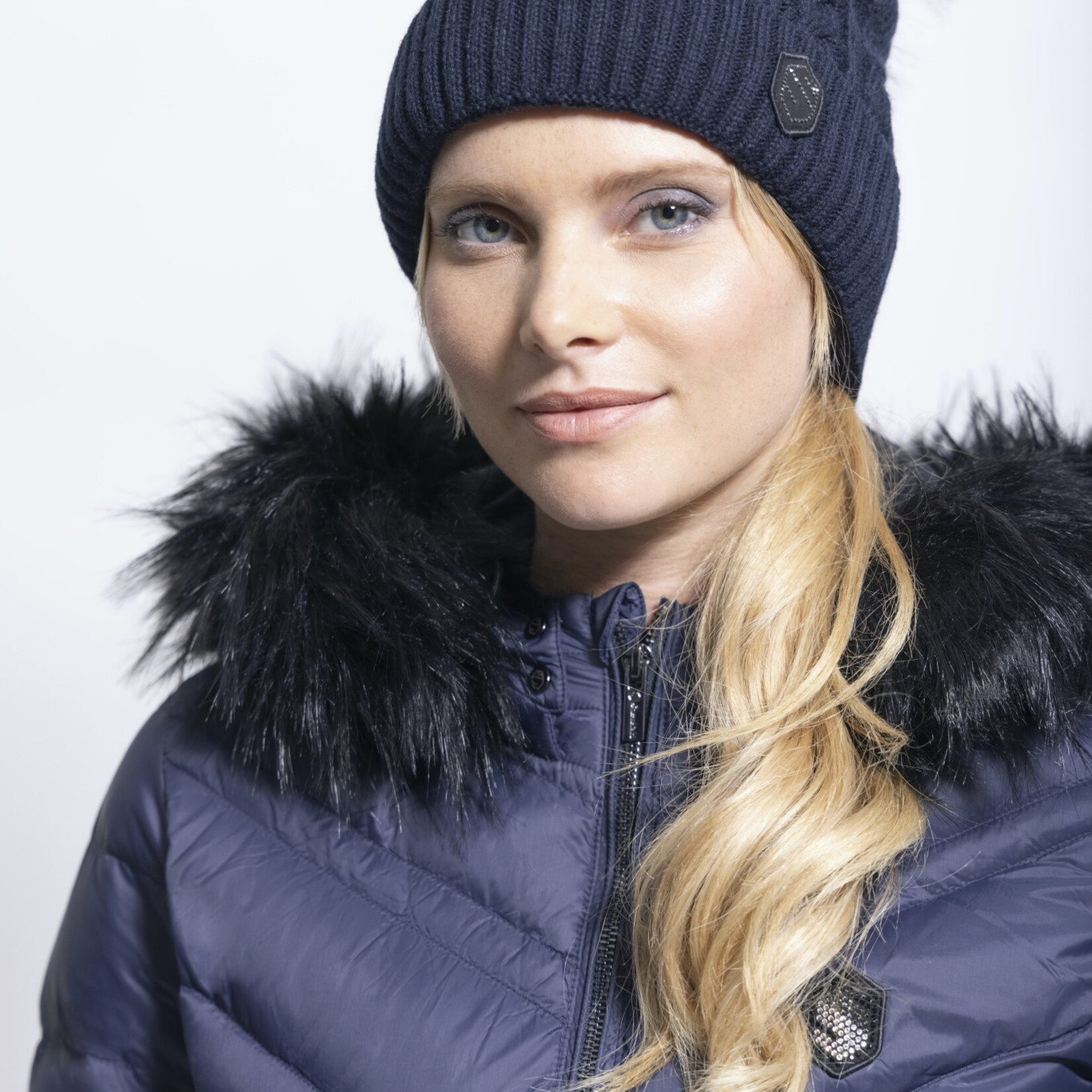 Samshield Samshield Mira Women's Beanie w/ Faux Fur Pom Pom & Polar Fleece Lining