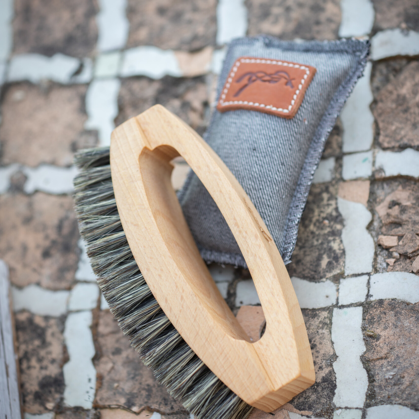 Penelope Brush with Handle