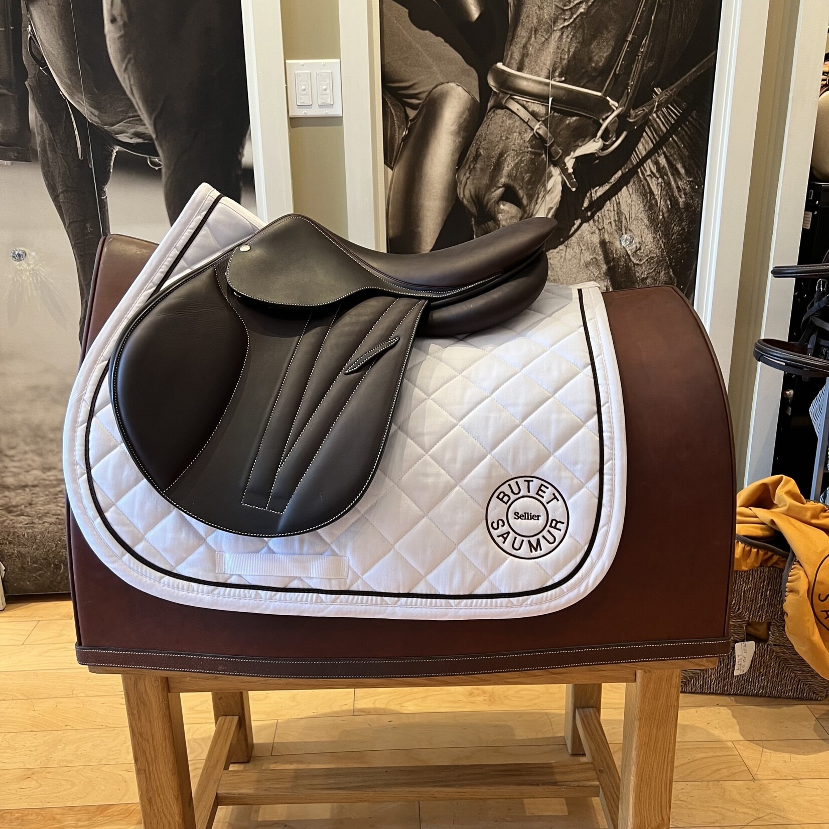 Butet Butet Jumping Saddle Integrated Premium, P (Flat) Seat