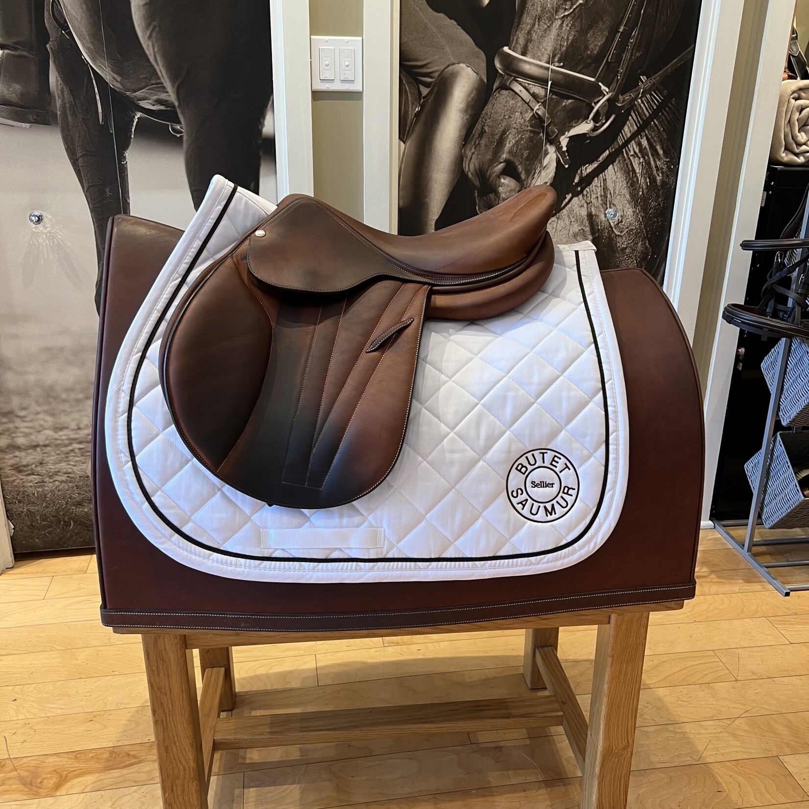 Butet Butet Integrated Premium M Seat Jumping Saddle