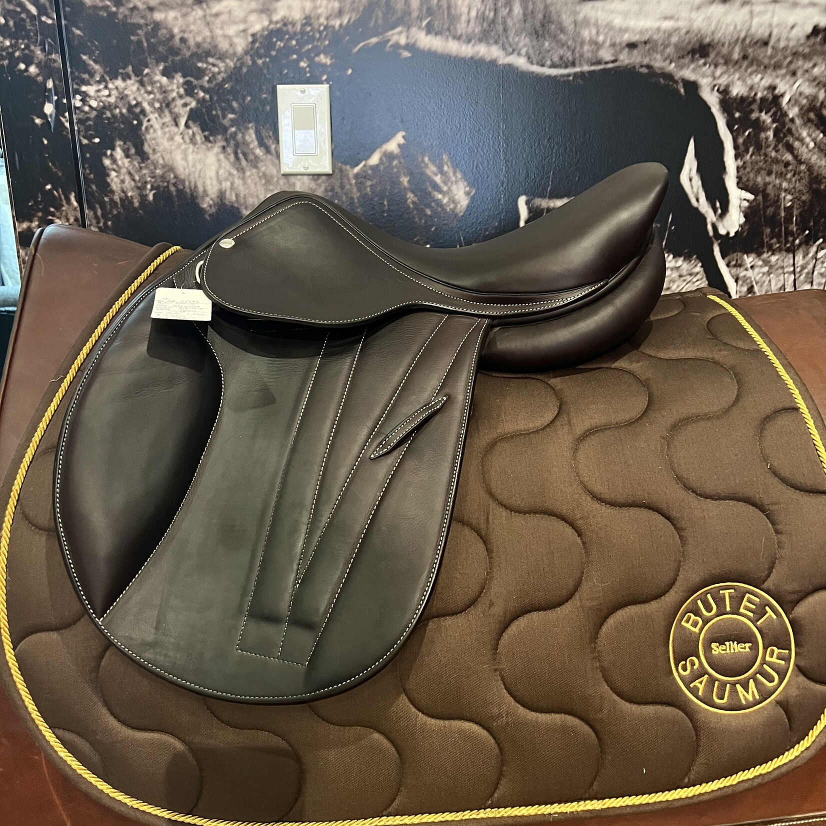 Butet Butet Integrated Premium M Seat Jumping Saddle