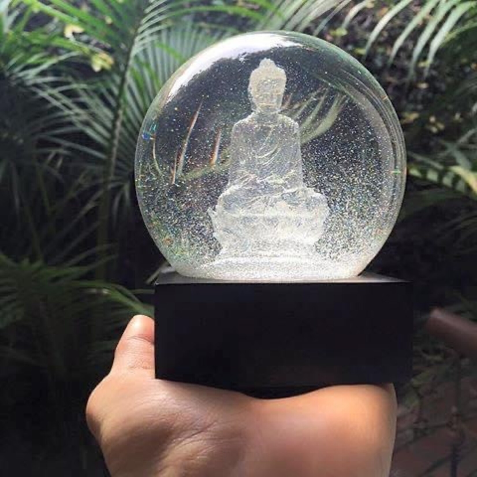 Snow Globes- the perfect housewarming gift for the holidays!