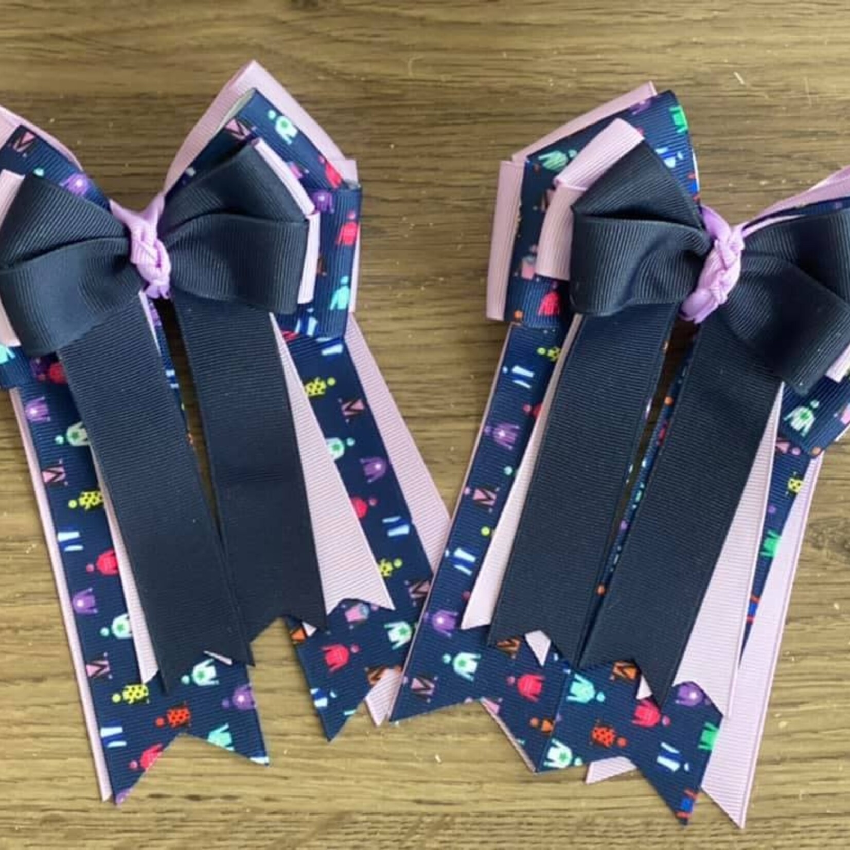 Fabby Fab Fabby Fab Show Bows