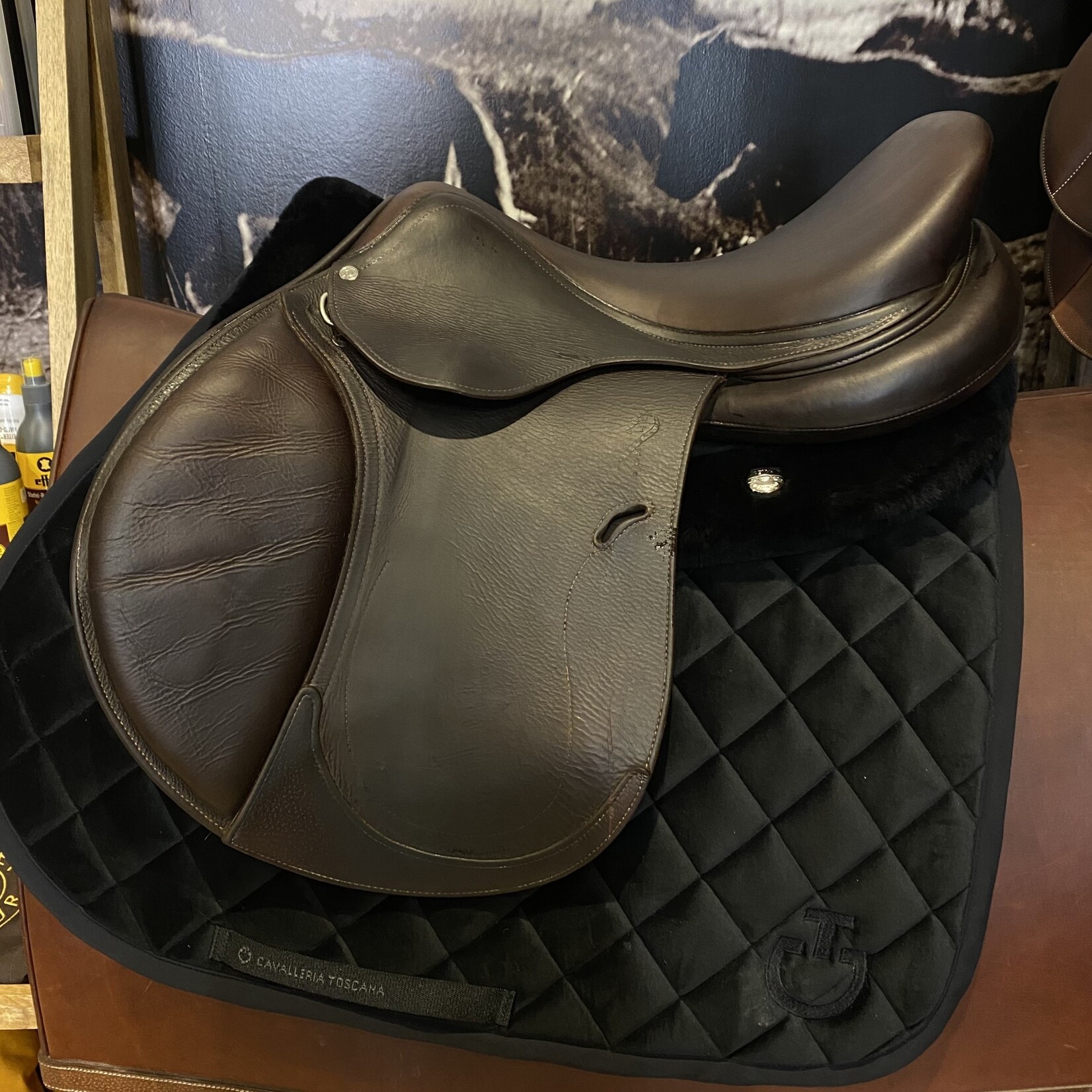 #19 1546 Consigned Antares, 18L seat (deep)  Comfort 2 Jumping Saddle, 3 A flap, full buffalo, shoulder freedom panels, cover included