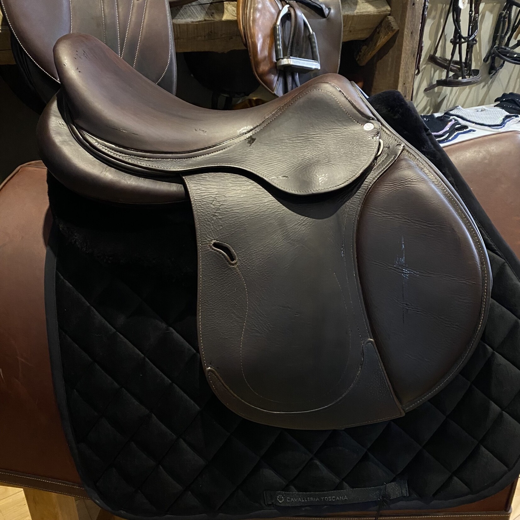 #19 1546 Consigned Antares, 18L seat (deep)  Comfort 2 Jumping Saddle, 3 A flap, full buffalo, shoulder freedom panels, cover included