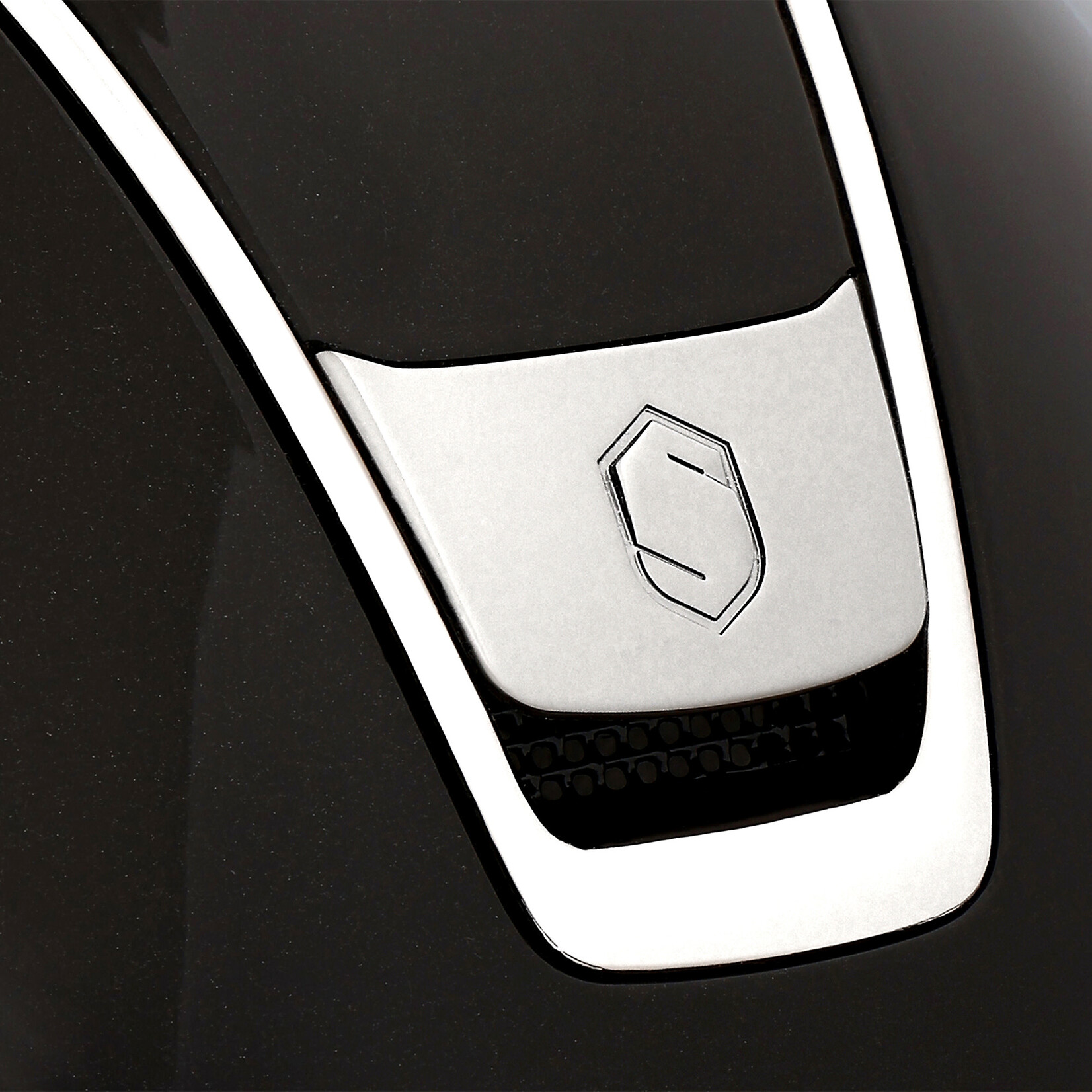 Samshield 2.0 Samshield Shadow Glossy Helmet w/ Black Chrome Trim & Blazon, Sold as a kit with coordinating liner (sold separately).