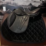 Butet #22 20798 Consigned Butet Jumping Saddle, Premium, 17" L (Semi Flat Seat), 1 Flap, WIDE TREE Wool panel, Cachou, includes cover