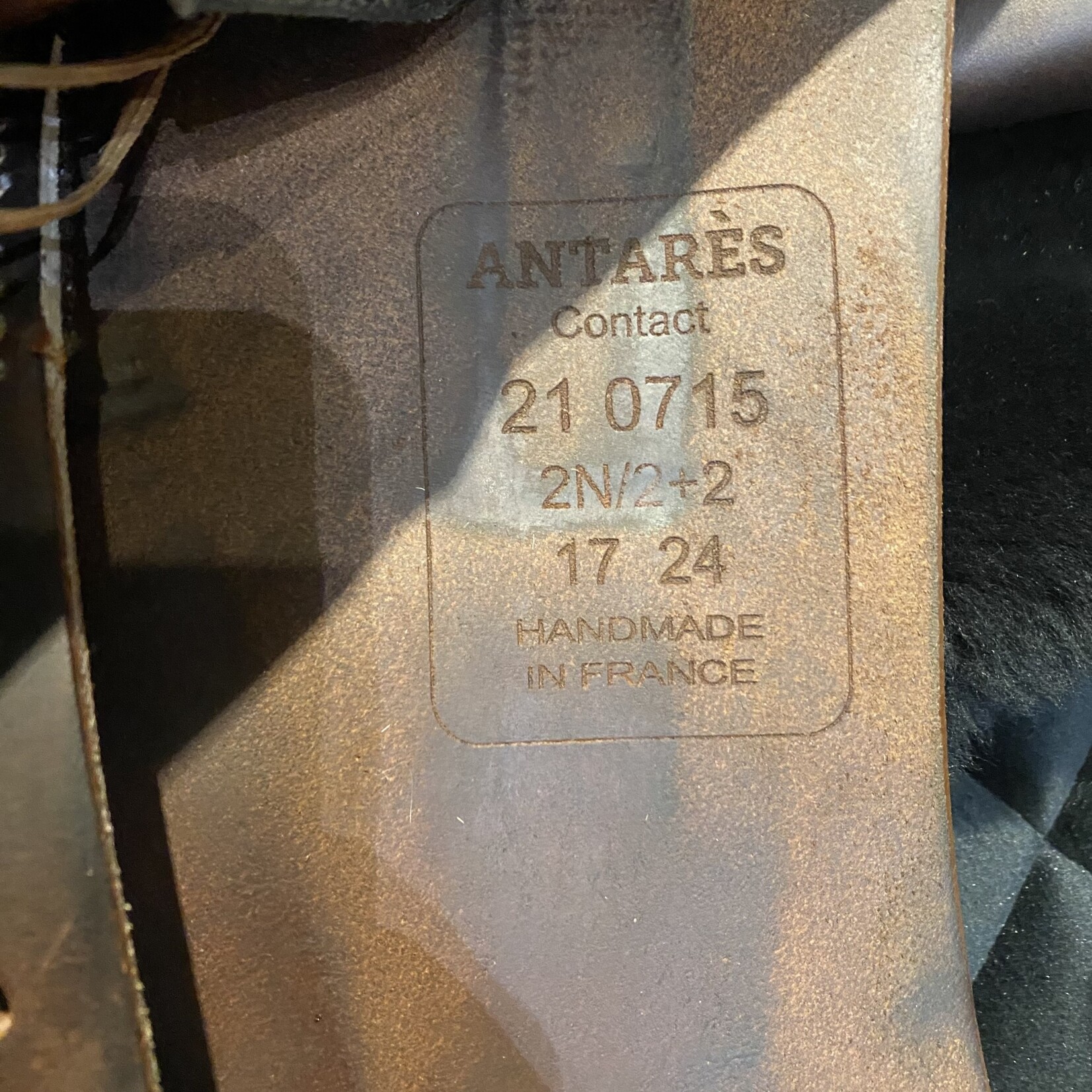 antares #21 0715 Consigned Antares Saddle, 17" seat, 2N flap dot to dot measures 4.5", cover included