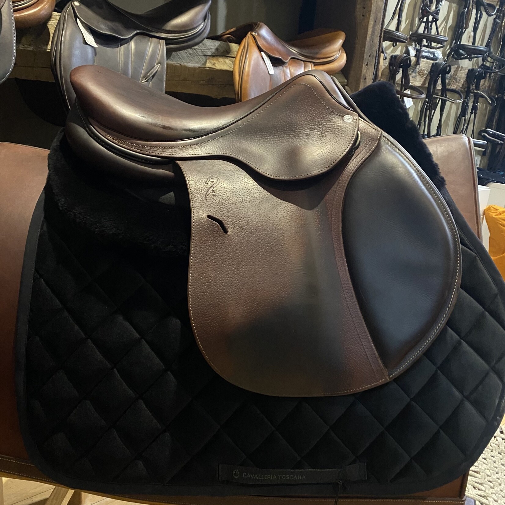 antares #21 0715 Consigned Antares Saddle, 17" seat, 2N flap dot to dot measures 4.5", cover included