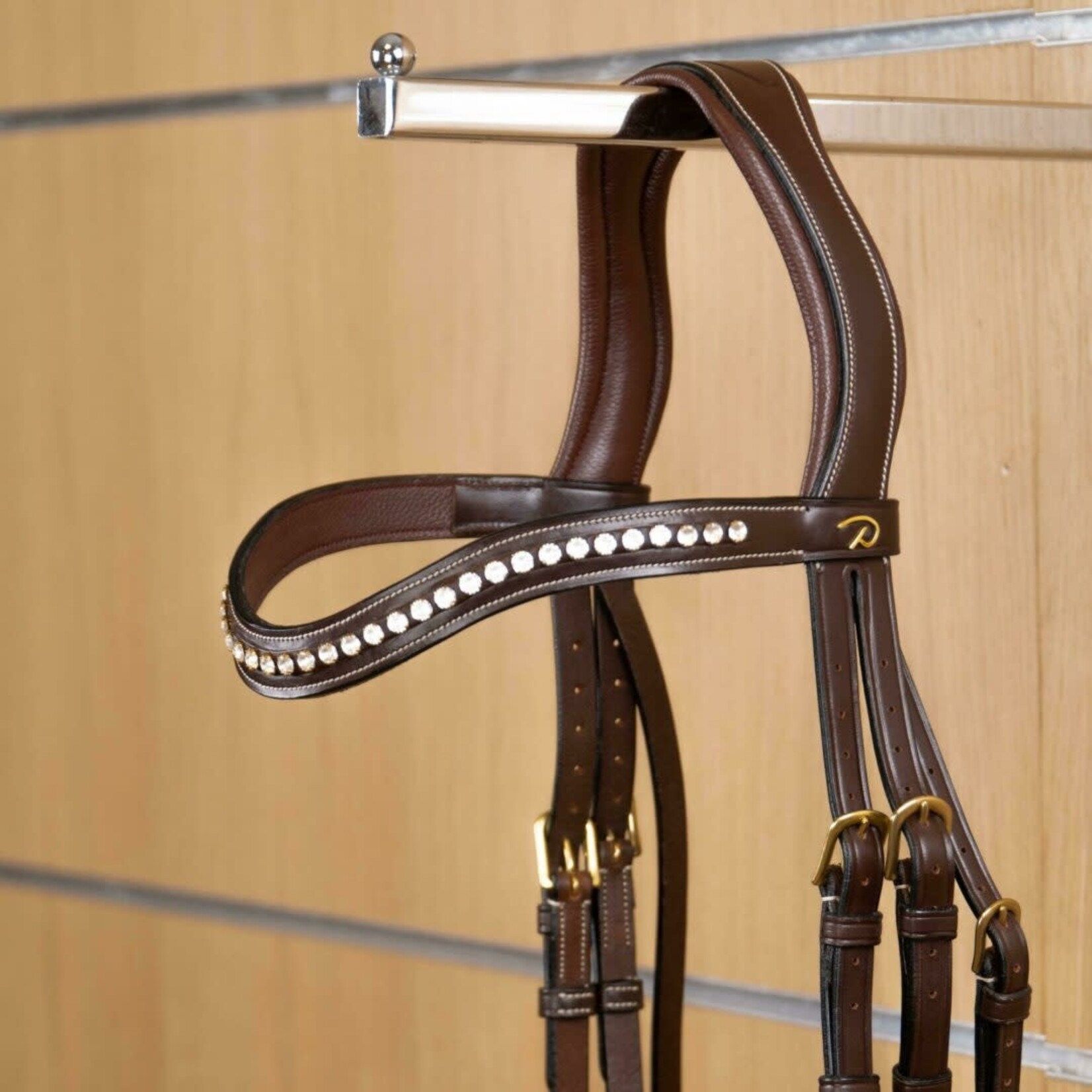 Dy'on DY02F Dy'on Collection White Swarovski V-Shaped Browband with Cream Stitching **Browband only** Nickel Emblem