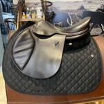 Butet #20 16987 Consigned Butet Jumping Saddle, Non Integrated Grained, 17.5" M (Semi Deep Seat), 2.25 flap, WIDE TREE, WOOL, Cachou, includes cover