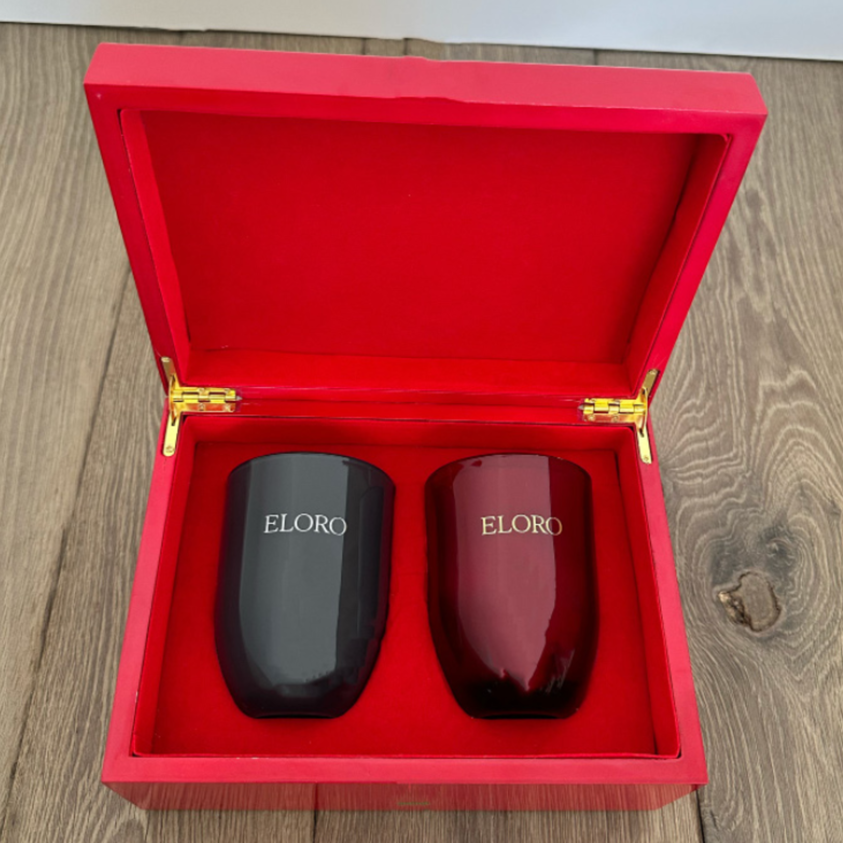 eloro Eloro Lacquer Box Holiday Gift Set, Includes 2 Single Wick Candles in a Keepsake Lacquer Box