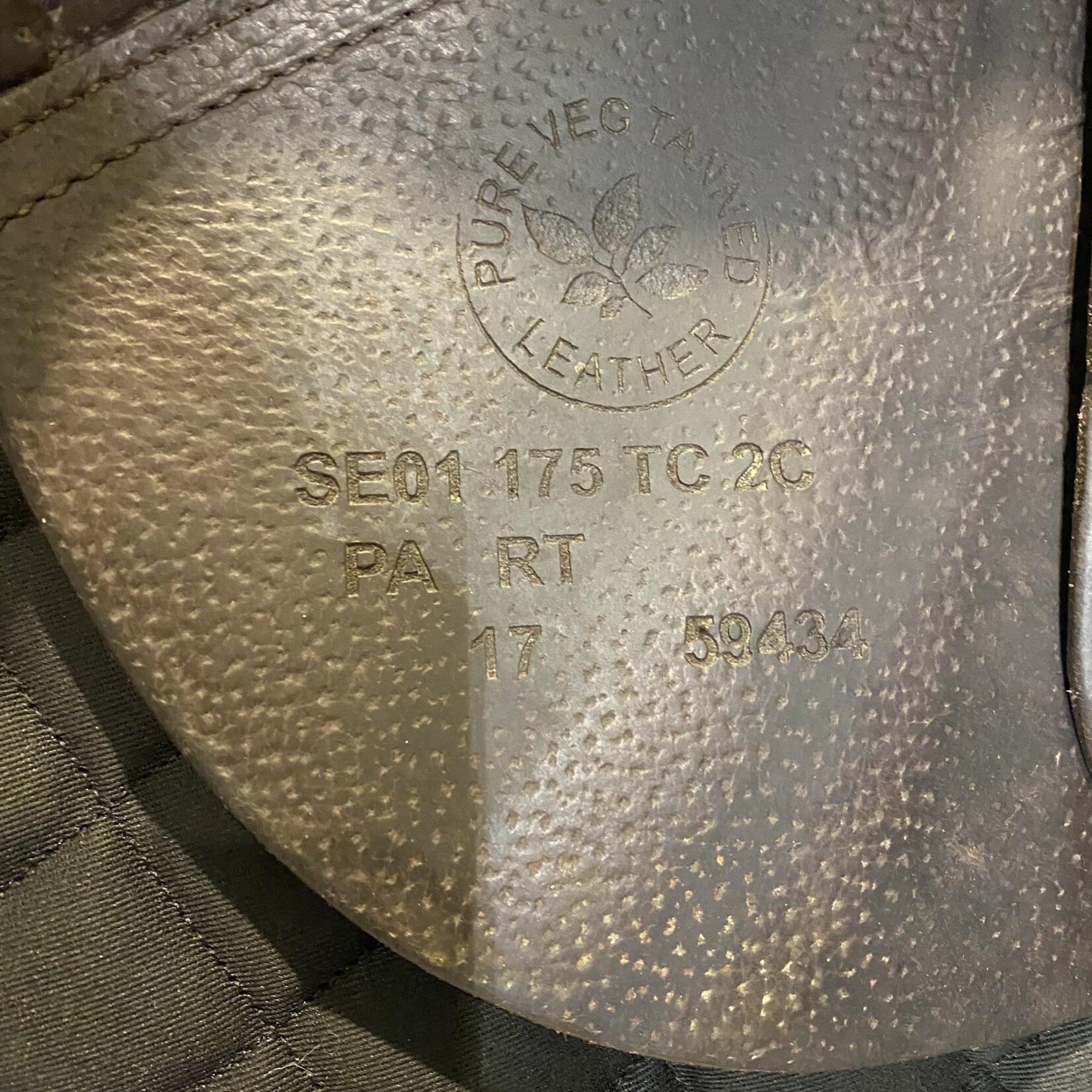 CWD #17 59434 Consigned CWD SE01 Saddle 17.5" TC Seat (Flat) 2C Flap, PA (less fill) RT (cut back at shoulders), includes cover