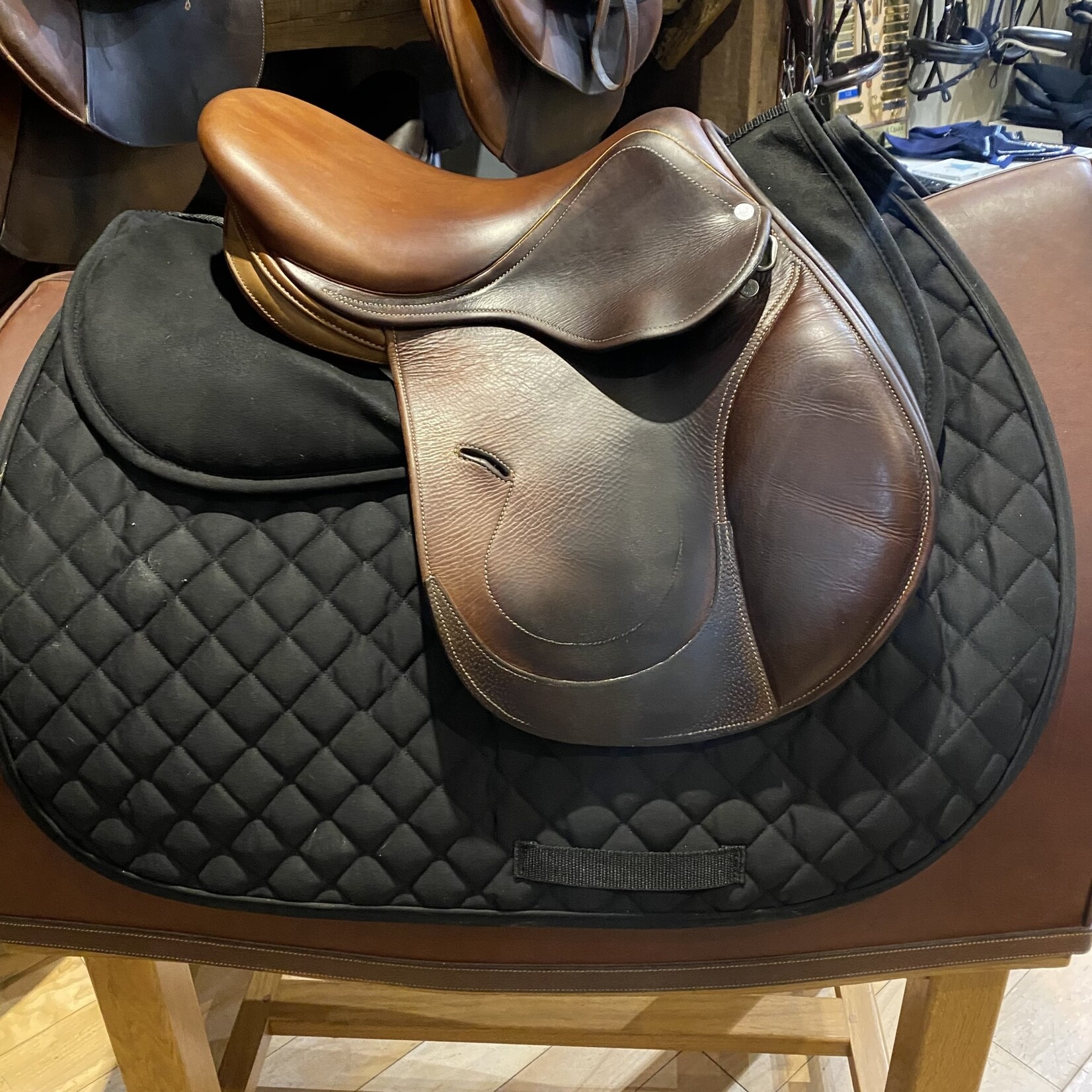 antares #15 7 Consigned Antares DJ, 15.5" E (narrow) seat, Jumping Saddle,  000 Flap, M15, AG+20 (20mm  padding  added to rear of the panels near the gusset), No Cover