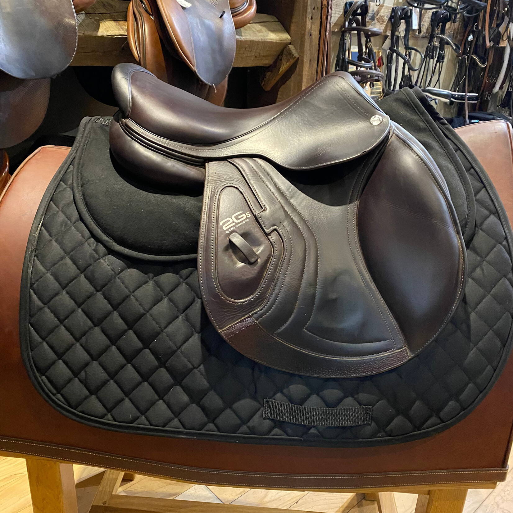 CWD #23 101809 Consigned CWD SE26 Saddle 17" TC Seat (Flat), 1L Flap, PA (less fill), RT, includes cover