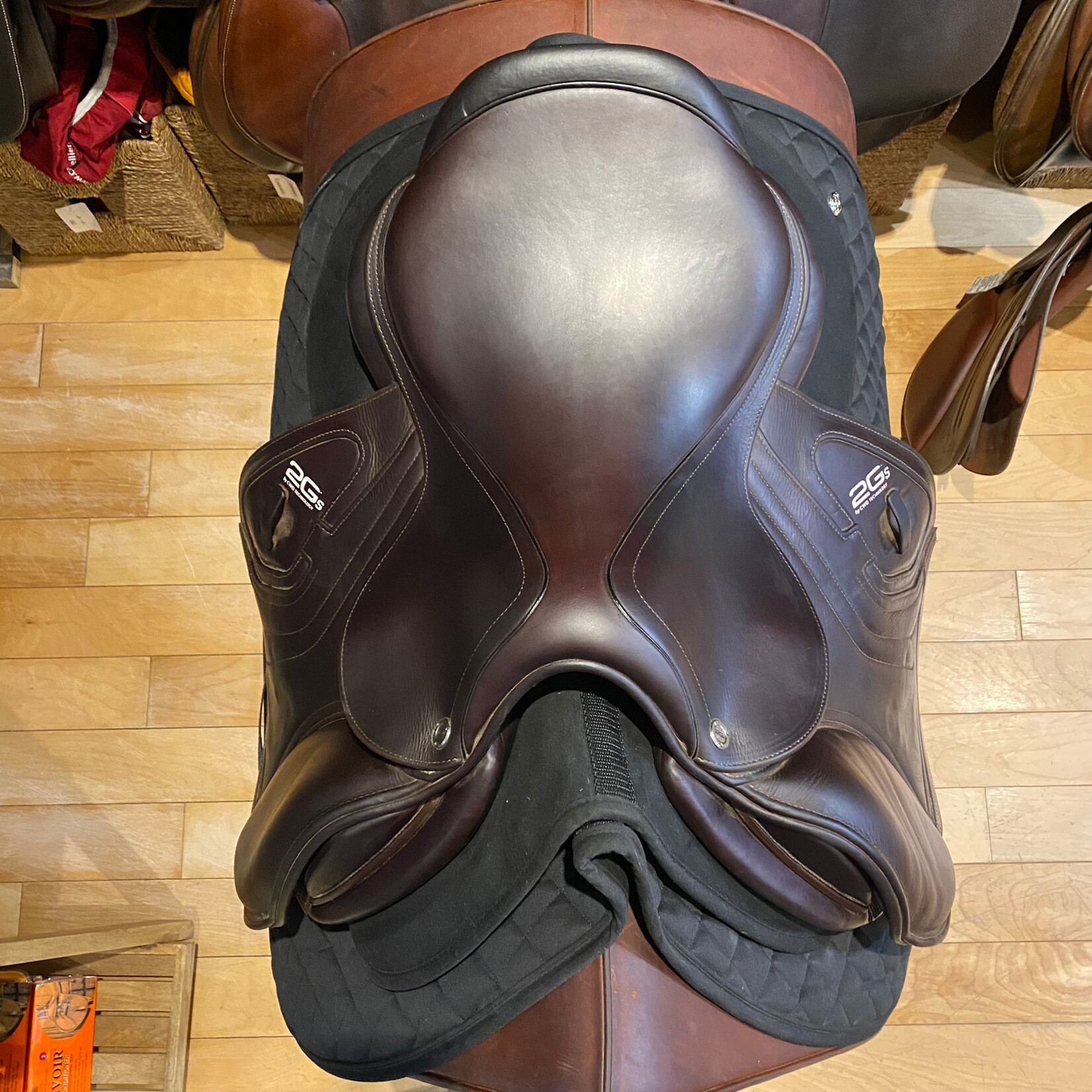 CWD #23 101809 Consigned CWD SE26 Saddle 17" TC Seat (Flat), 1L Flap, PA (less fill), RT, includes cover