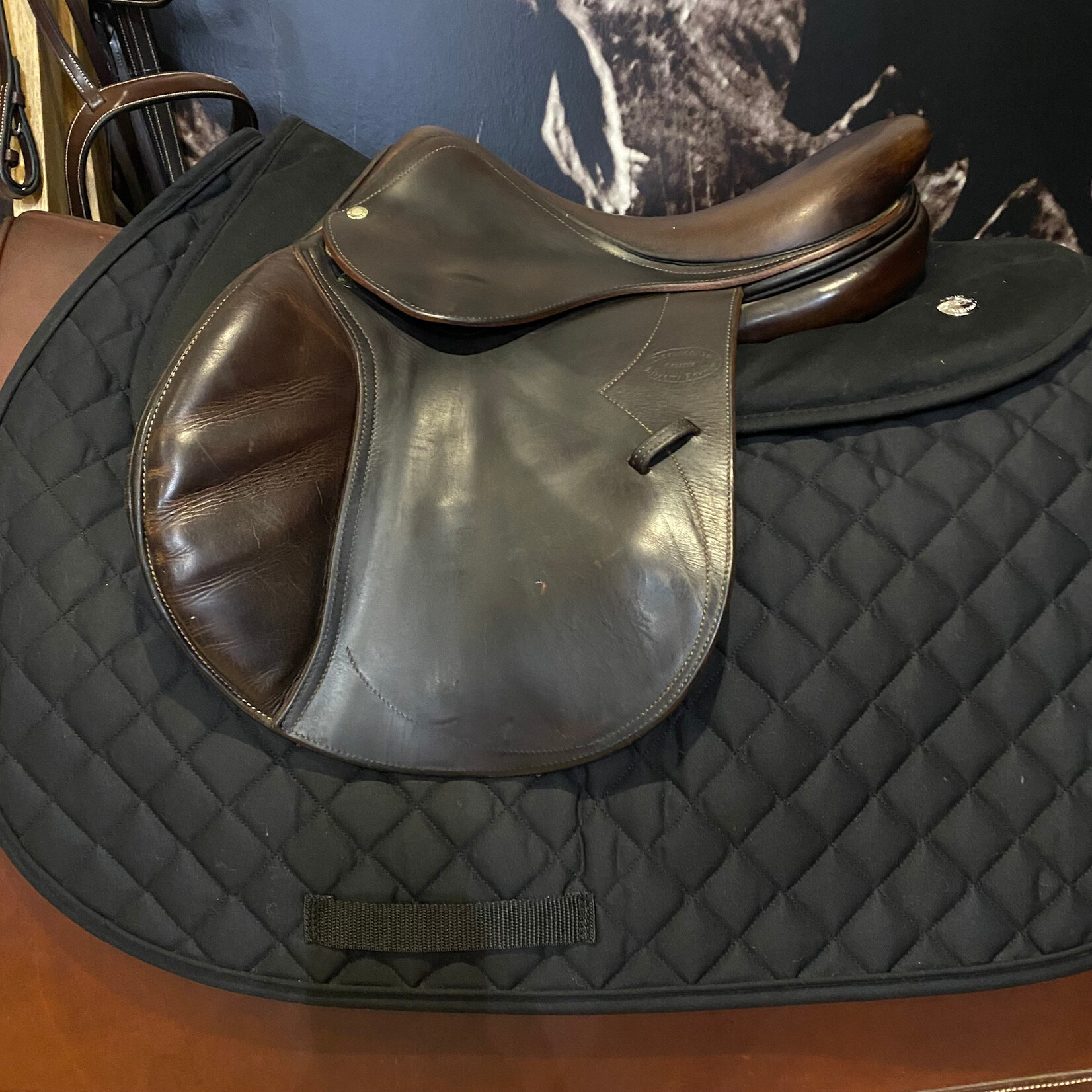 Devoucoux #16 121804 Consigned Devoucoux Socoa Jumping Saddle , 16" seat, 0 flap, PX6, come with Butet cover