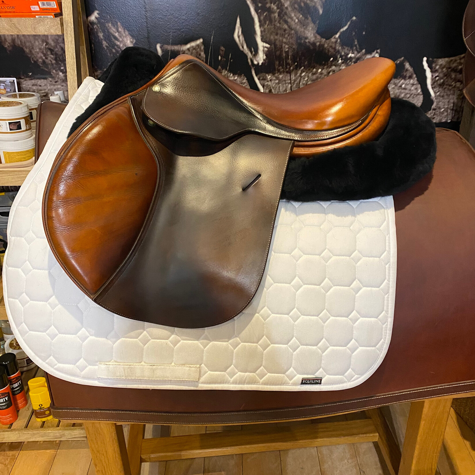Butet #281 10 Consigned Butet Jumping Saddle Grained, 17” L (Semi-Flat) seat, 2.25 flap, STD Tree, Gold, Butet. cover included