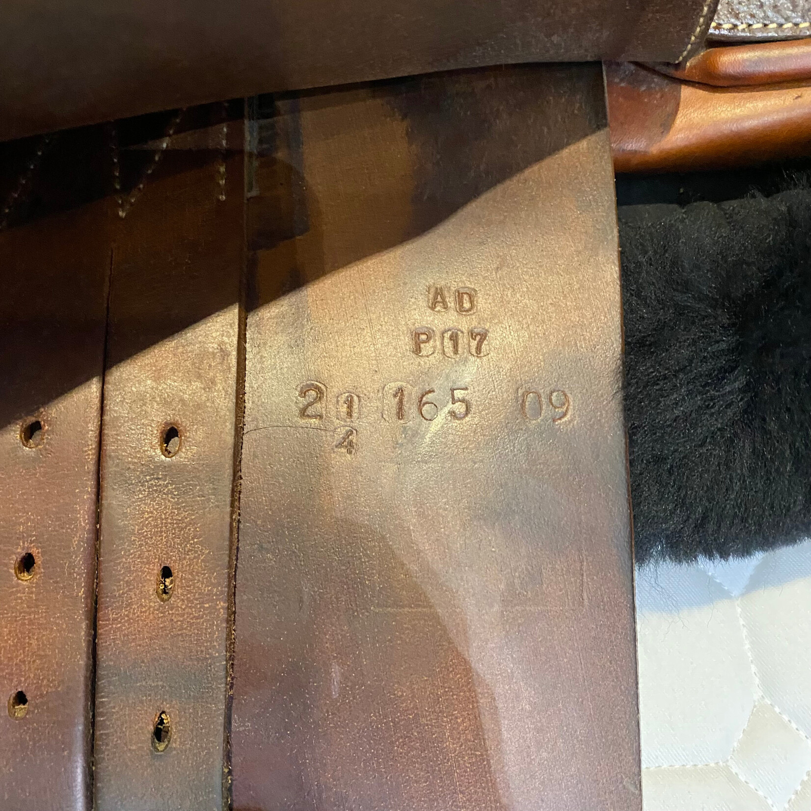Butet #165 09 Consigned Butet Jumping Saddle Grained, 17” P (Flat) seat, 2.25 flap, STD Tree, AD Panels, Gold