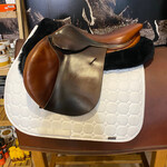 Butet #165 09 Consigned Butet Jumping Saddle Grained, 17” P (Flat) seat, 2.25 flap, STD Tree, AD Panels, Gold