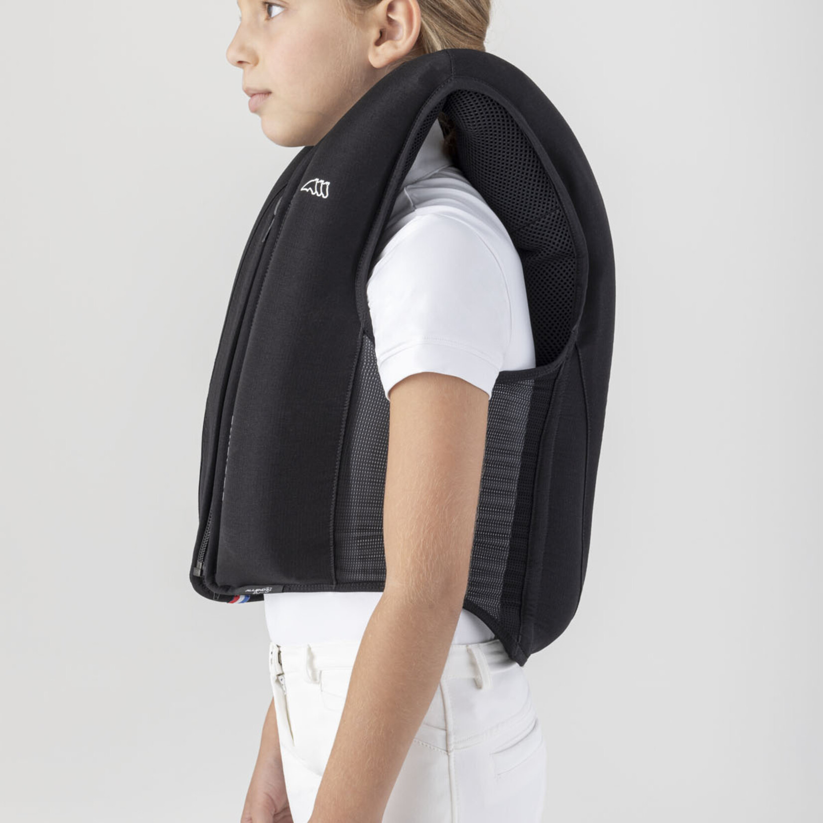 Equiline Q10106 Equiline Allshot Kid - Junior Airbag Hybrid Vest (Air Bag + Level 1 D30 Back Protector), includes 1 cartridge