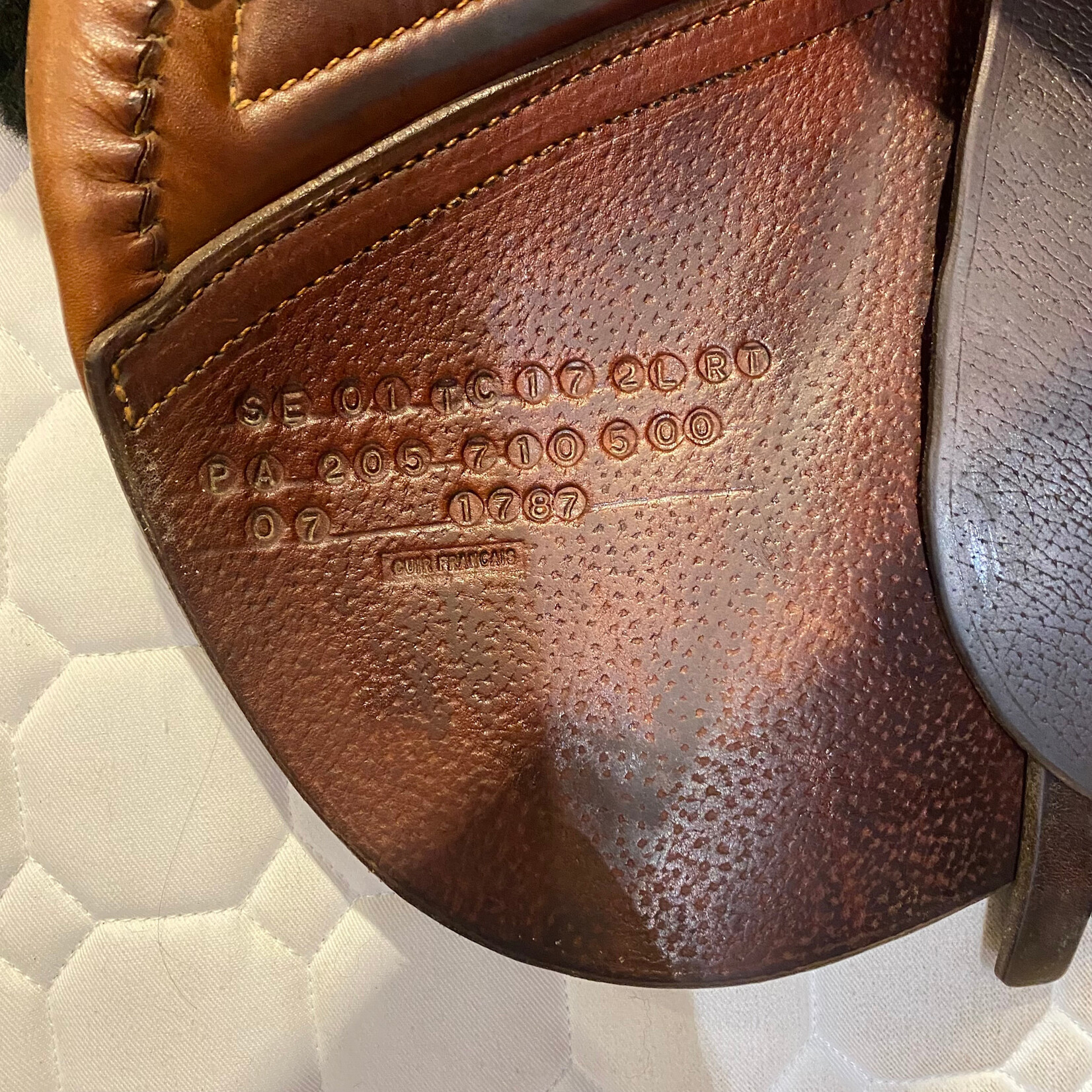 CWD #07 1787 Consigned CWD SE01 Saddle 17" TC Seat (Flat) 2L Flap, PA (less fill) RT (cut back at shoulders)
