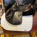 #16 69630 Consigned Amerigo Pinerolo Saddle, 17.5"  N (Normal) Flap Length, -1 Tree (Narrow), Wool Flocked (4) includes CWD cover